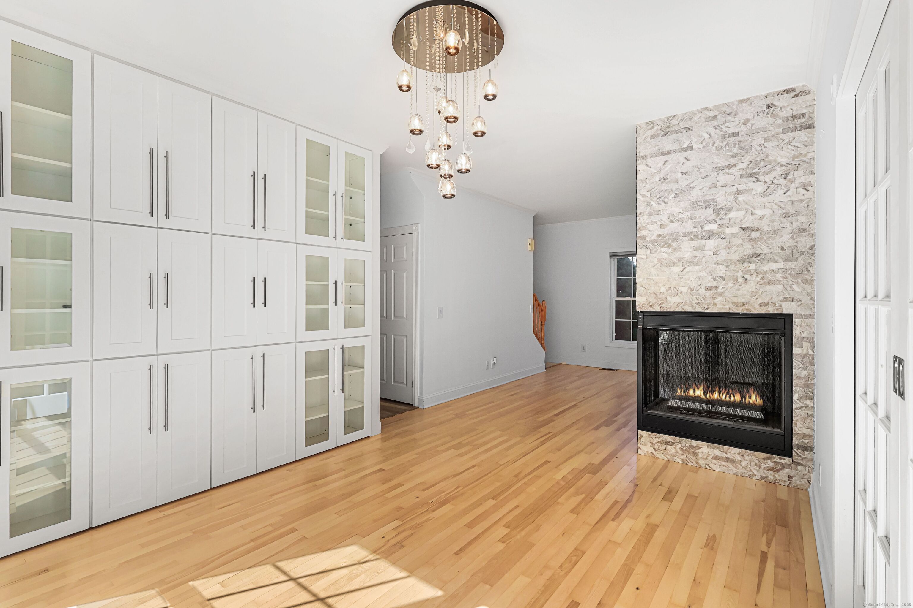 Newtown, Connecticut, 06470, United States, 5 Bedrooms Bedrooms, ,5 BathroomsBathrooms,Residential,For Sale,1960468