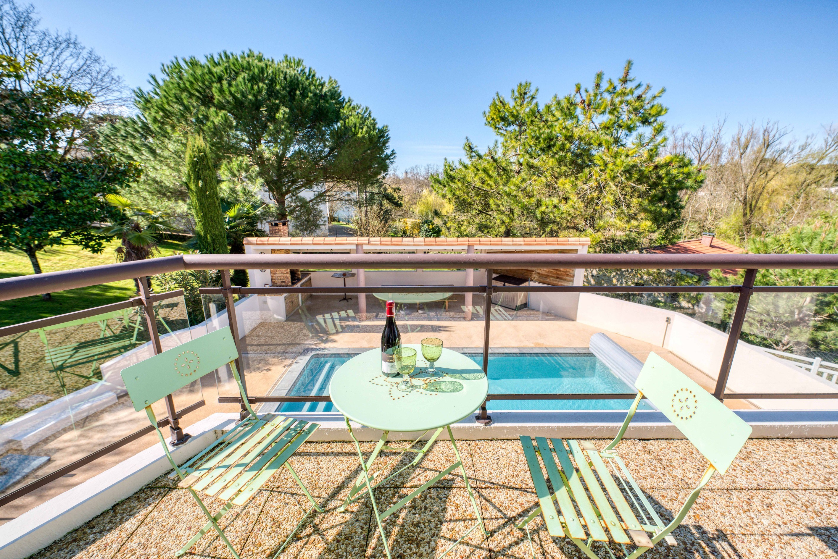  ELEGANT FAMILY VILLA WITH POOL AND LARGE GROUNDS JUST STEPS FROM NAUZAN BEACH - 物件實景