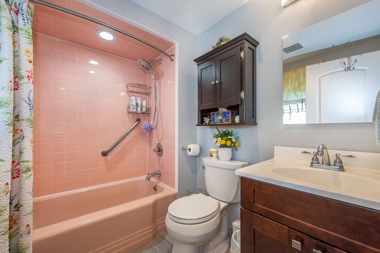 Harrison, New Jersey, 07029, United States, 2 Bedrooms Bedrooms, ,1 BathroomBathrooms,Residential,For Sale,1984057