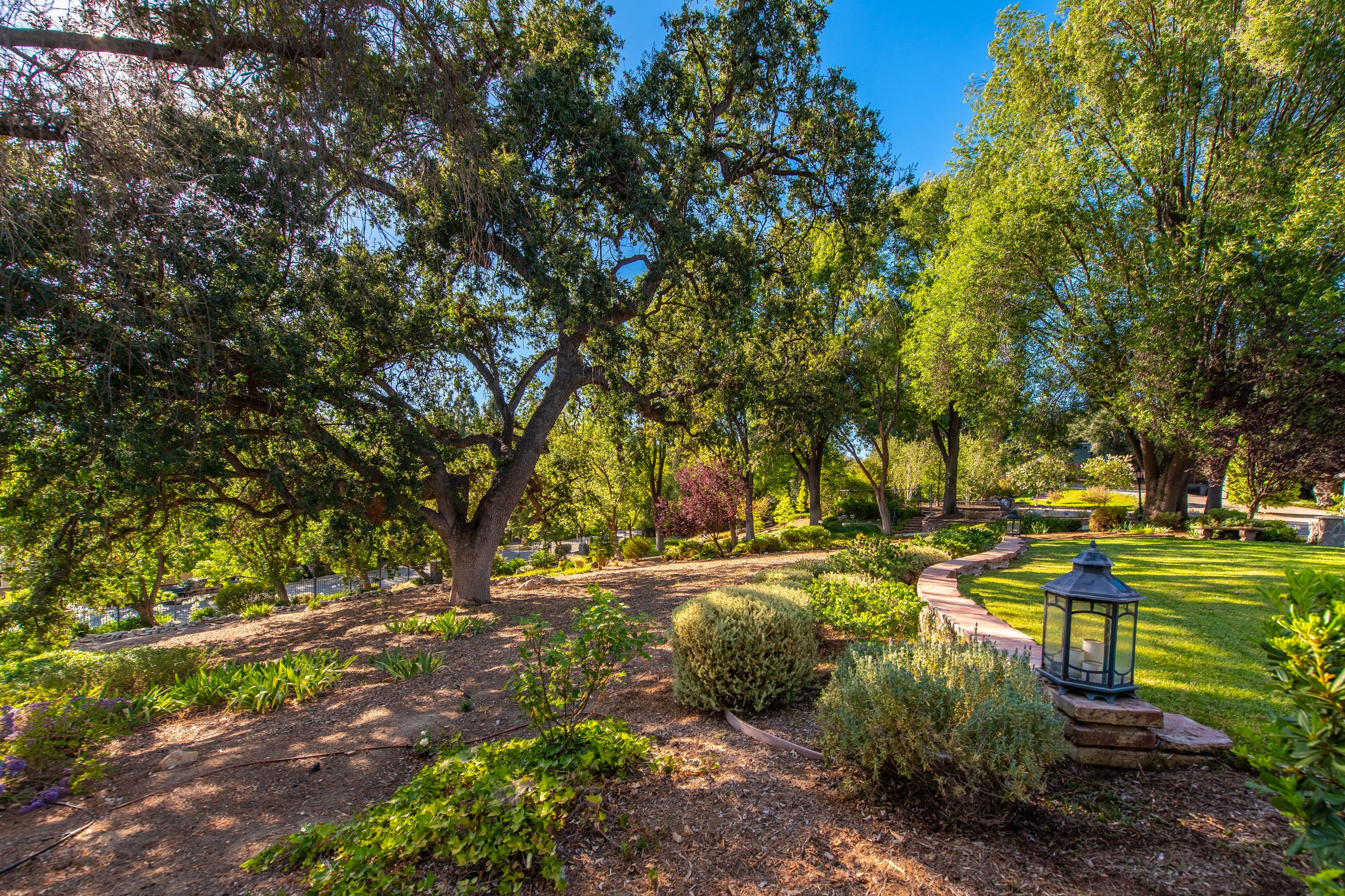  Gated Estate on Nearly 2 Acres - 物件實景