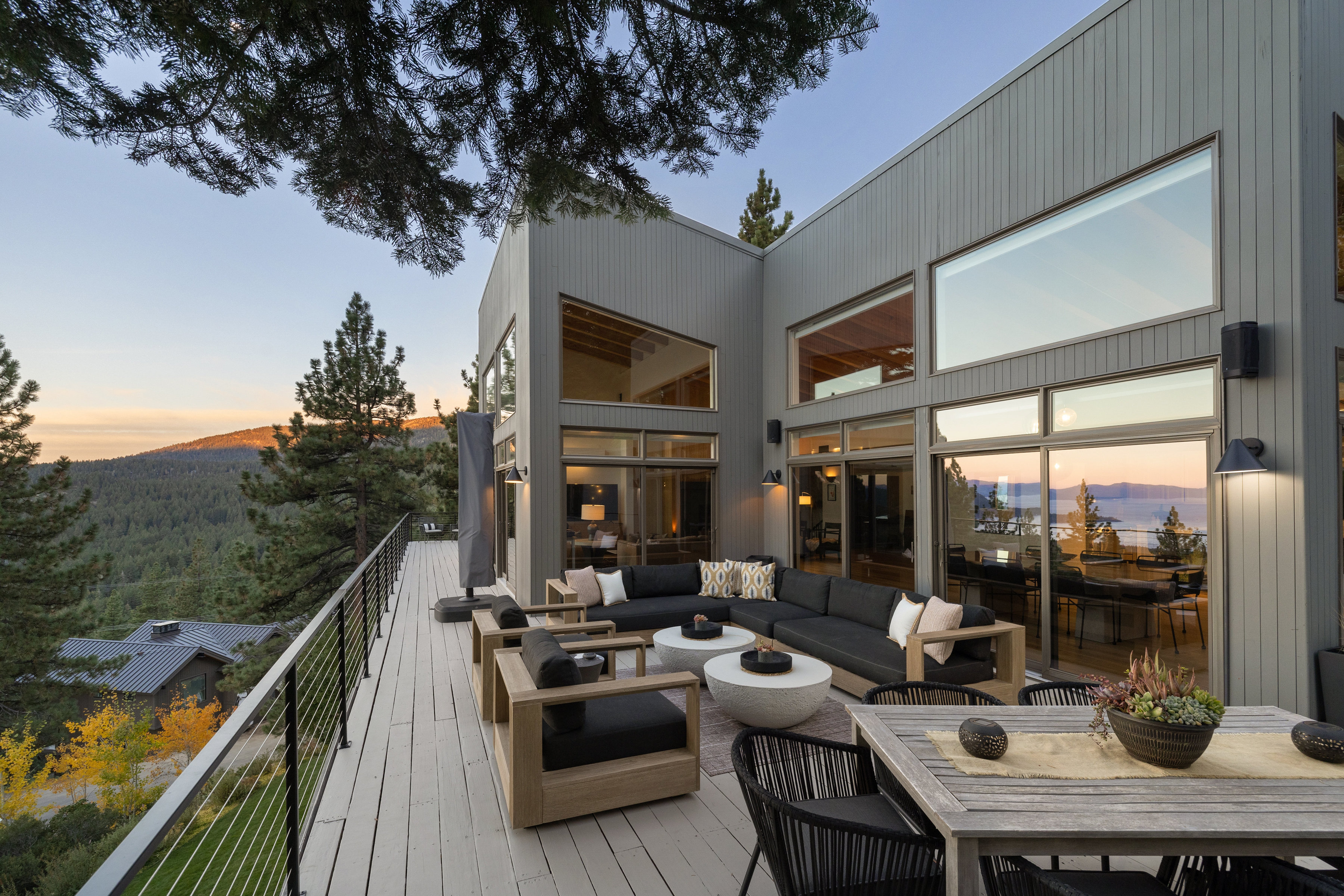  Legendary Gated Panoramic Lake View Estate - 物件實景