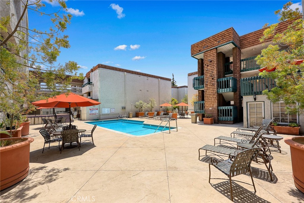 Pasadena, California, 91101, United States, 2 Bedrooms Bedrooms, ,1 BathroomBathrooms,Residential,For Sale,2002263