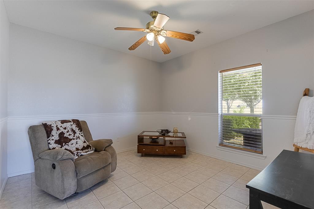 Waxahachie, Texas, 75167, United States, 4 Bedrooms Bedrooms, ,2 BathroomsBathrooms,Residential,For Sale,1835514