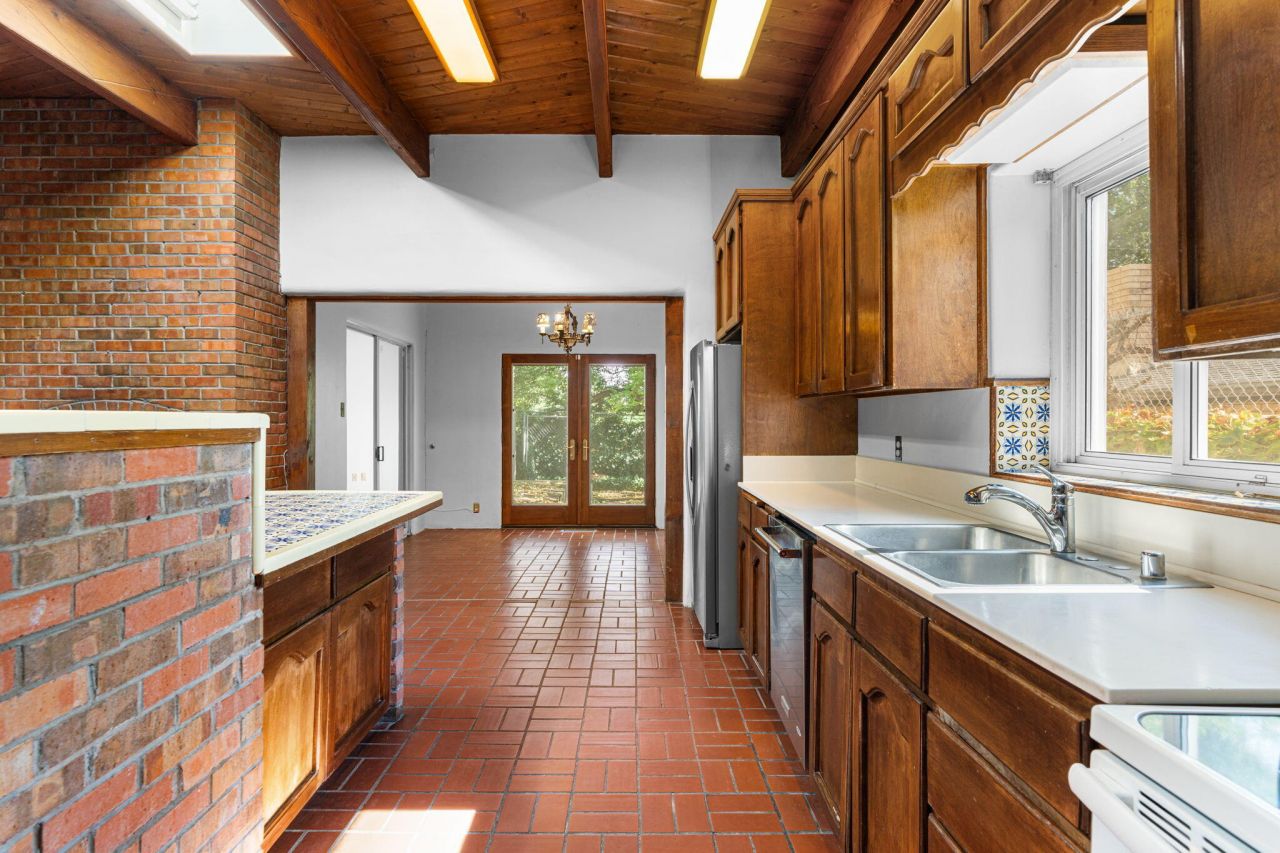 Albuquerque, New Mexico, 87106, United States, 4 Bedrooms Bedrooms, ,5 BathroomsBathrooms,Residential,For Sale,1896146