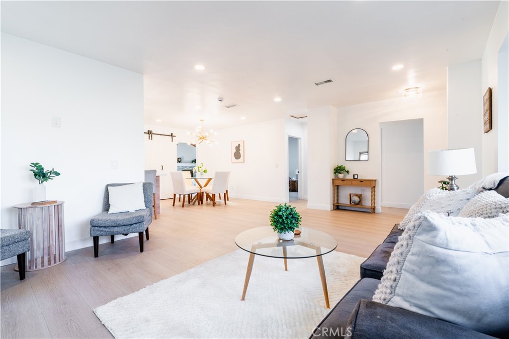 Inglewood, California, 90305, United States, 3 Bedrooms Bedrooms, ,2 BathroomsBathrooms,Residential,For Sale,1925175