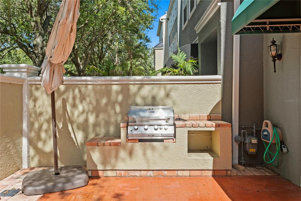 Tampa, Florida, 33602, United States, 3 Bedrooms Bedrooms, ,3 BathroomsBathrooms,Residential,For Sale,1902544