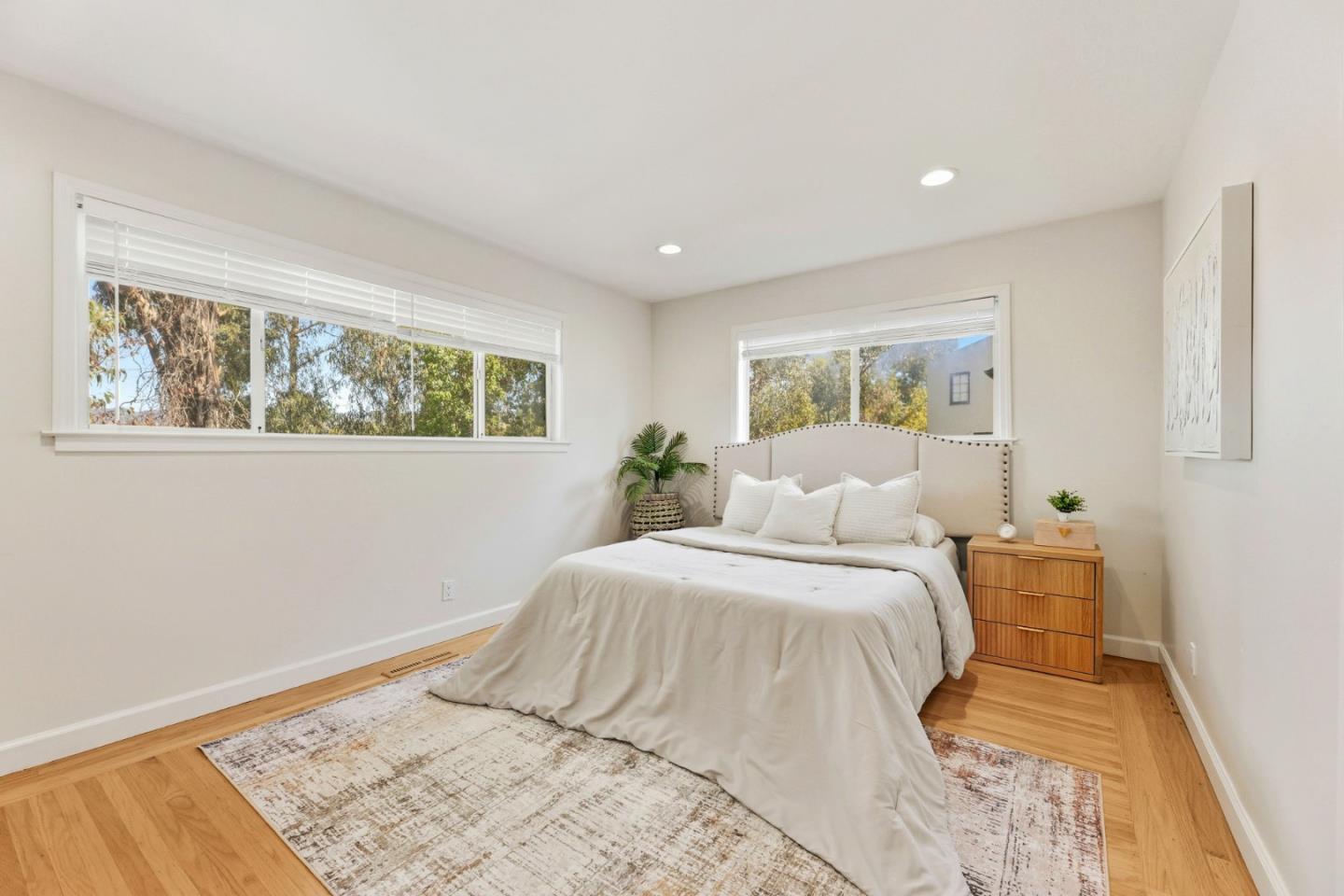 Oakland, California, 94610, United States, 4 Bedrooms Bedrooms, ,4 BathroomsBathrooms,Residential,For Sale,1987505