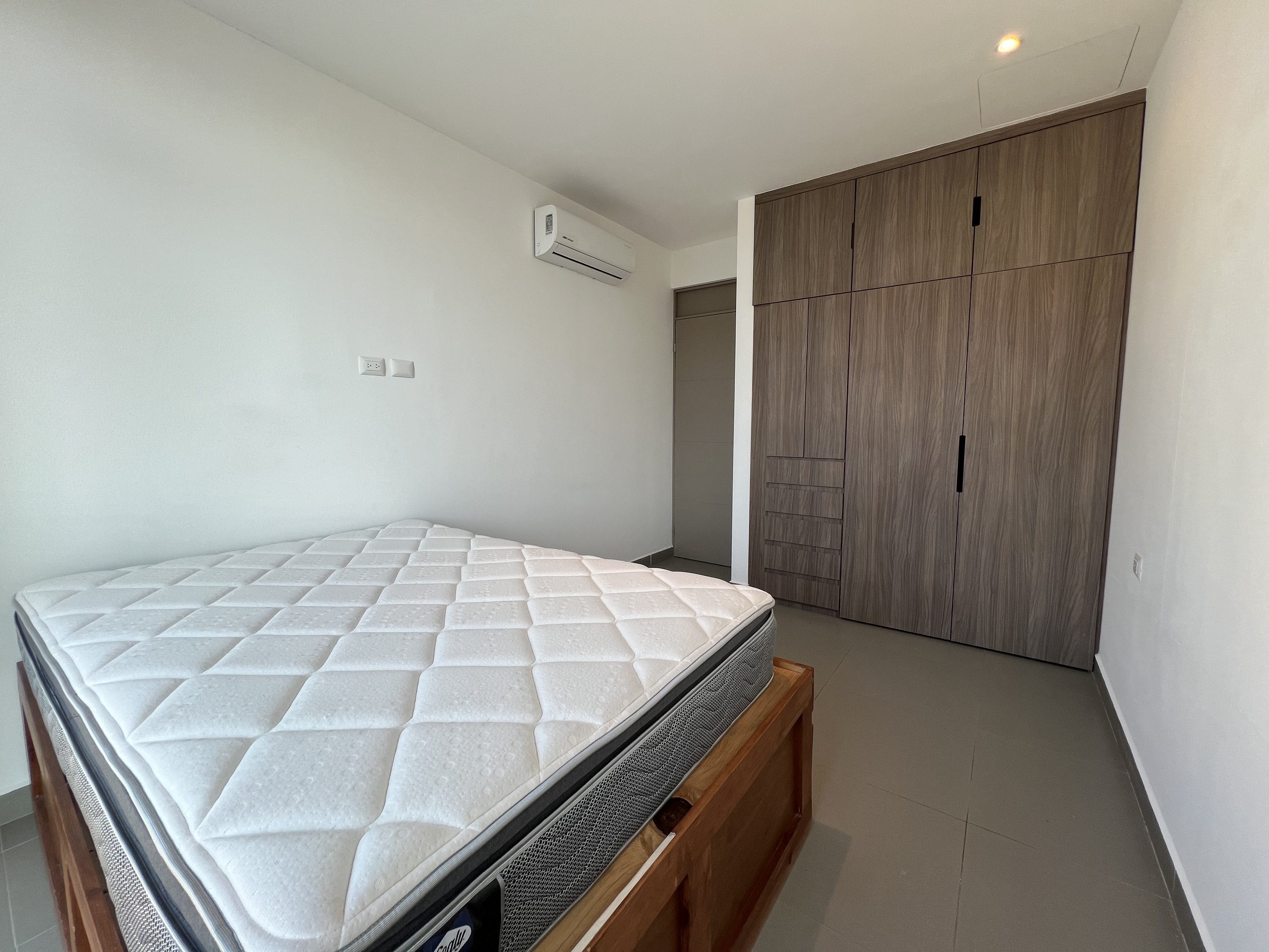 Modern Turnkey Apartment with Panoramic Mountain Views - 物件實景