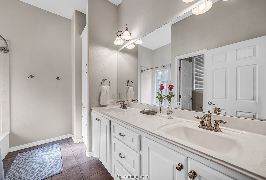 3200 Walnut Creek Court, Bryan, Texas, 77807, United States, 2 Bedrooms Bedrooms, ,3 BathroomsBathrooms,Residential,For Sale,3200 Walnut Creek Court,1663308