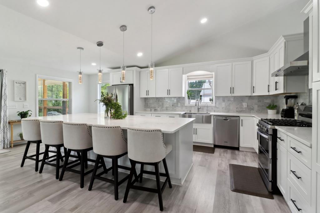 Woodstock, Georgia, 30188, United States, 5 Bedrooms Bedrooms, ,3 BathroomsBathrooms,Residential,For Sale,1979704