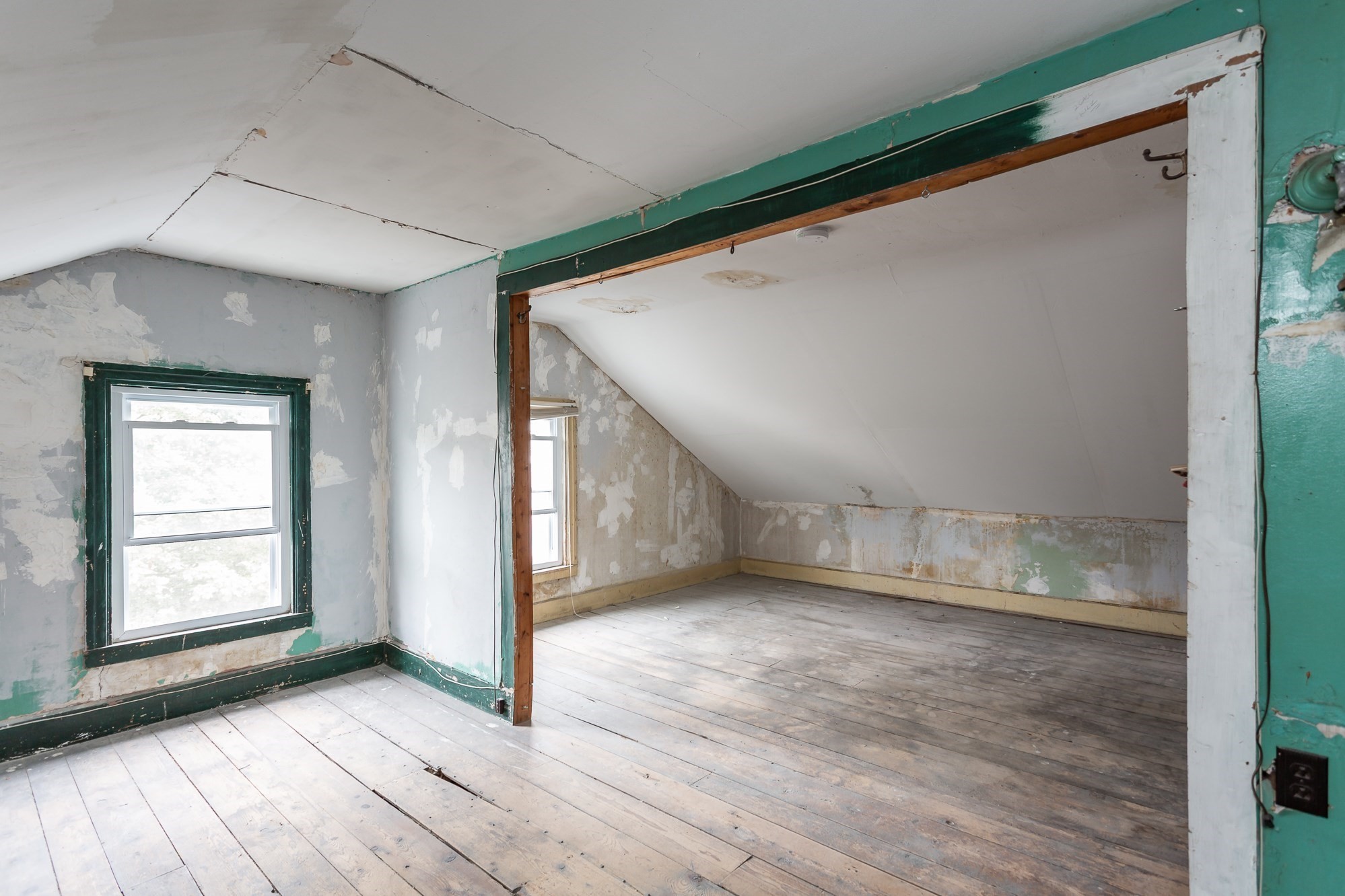New Bedford, Massachusetts, 02740, United States, 7 Bedrooms Bedrooms, ,2 BathroomsBathrooms,Residential,For Sale,1943461