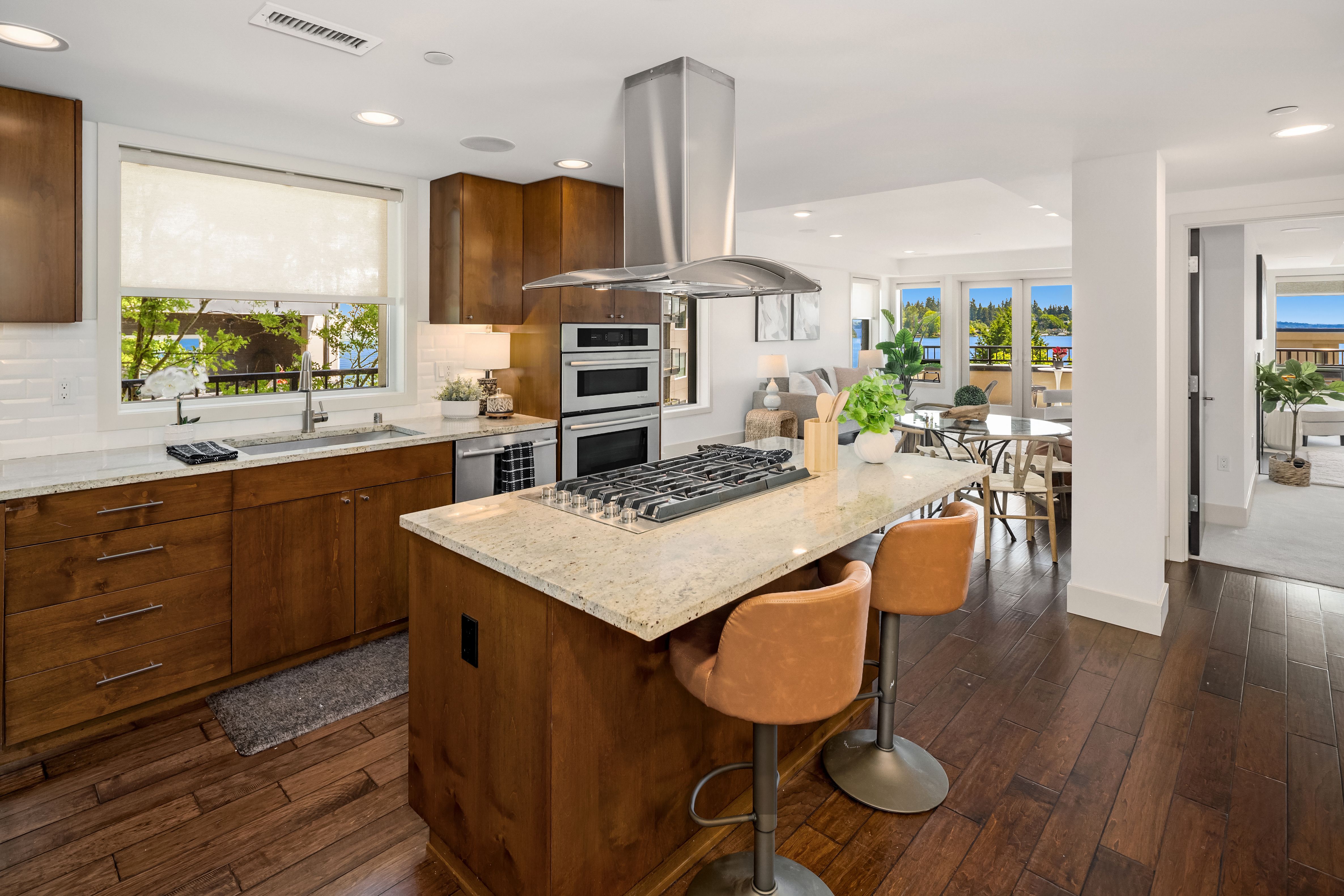 9123 NE Juanita Dr Unit #205, Kirkland, WA 98034 - 物件實景