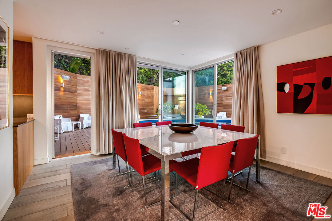 Los Angeles, California, 90069, United States, 4 Bedrooms Bedrooms, ,5 BathroomsBathrooms,Residential,For Sale,1759770