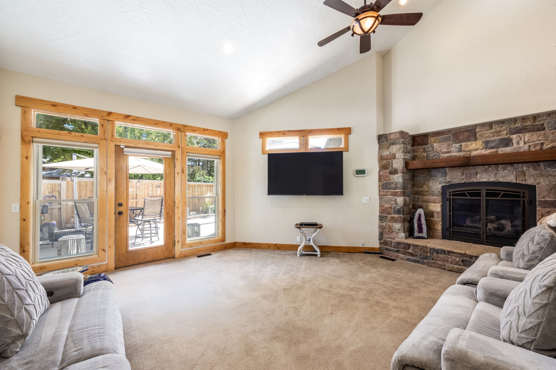  East Millcreek Living with New Saltwater Pool & Entertaining Spaces - 物件實景