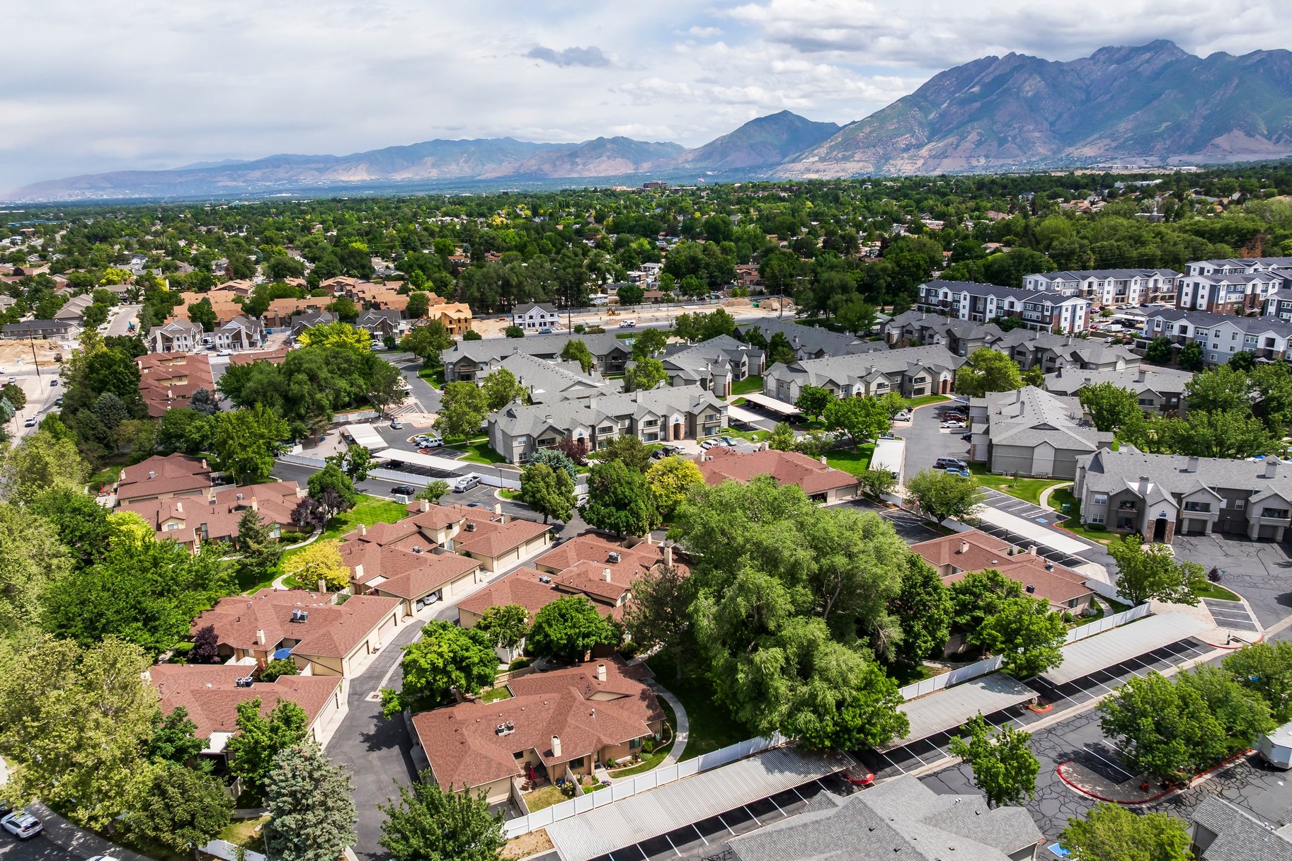  Rarely Available Harvest Lane Rambler Main-Level Living - 物件實景