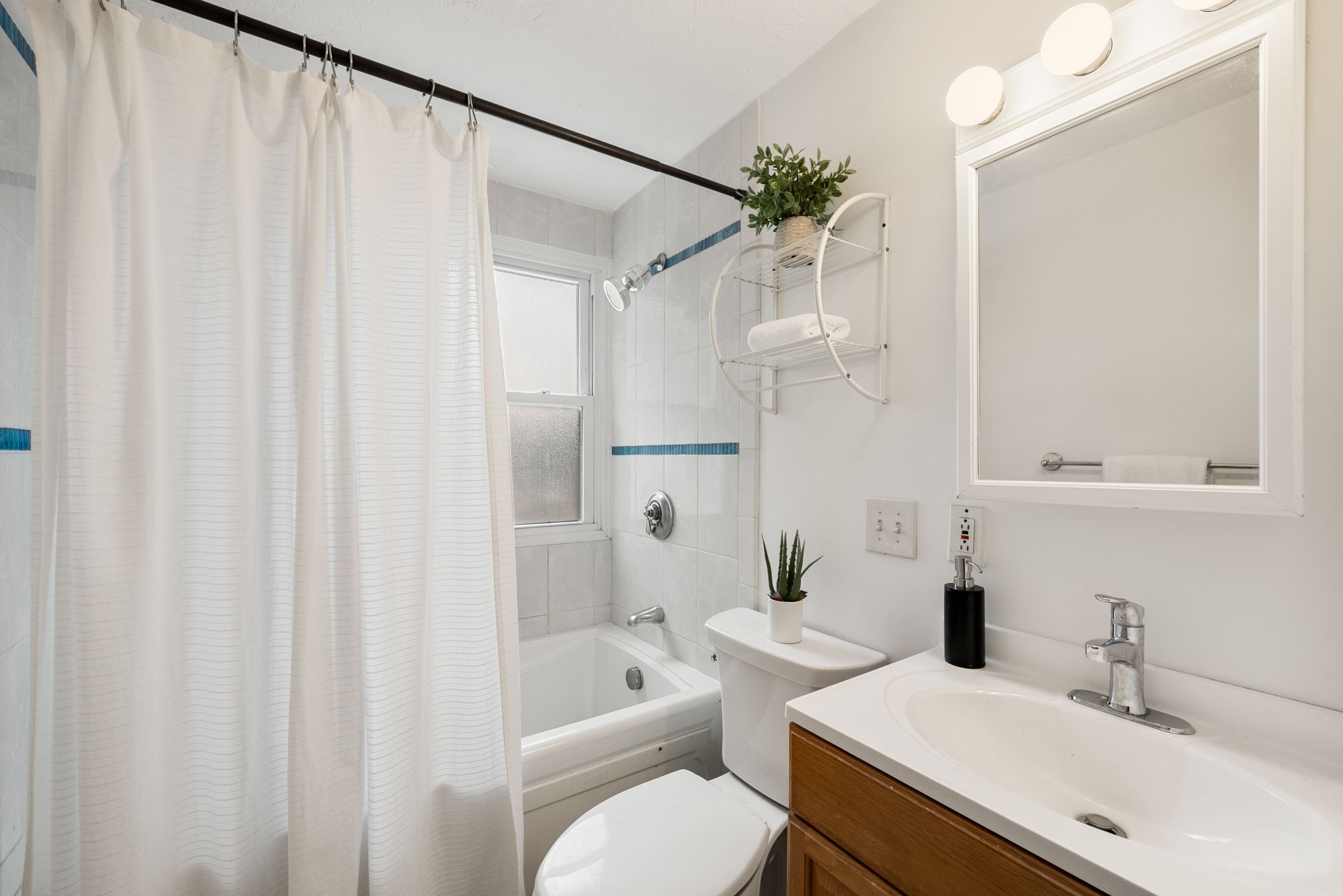  2-4 New Haven Street, Boston, MA, 02132 - 物件實景