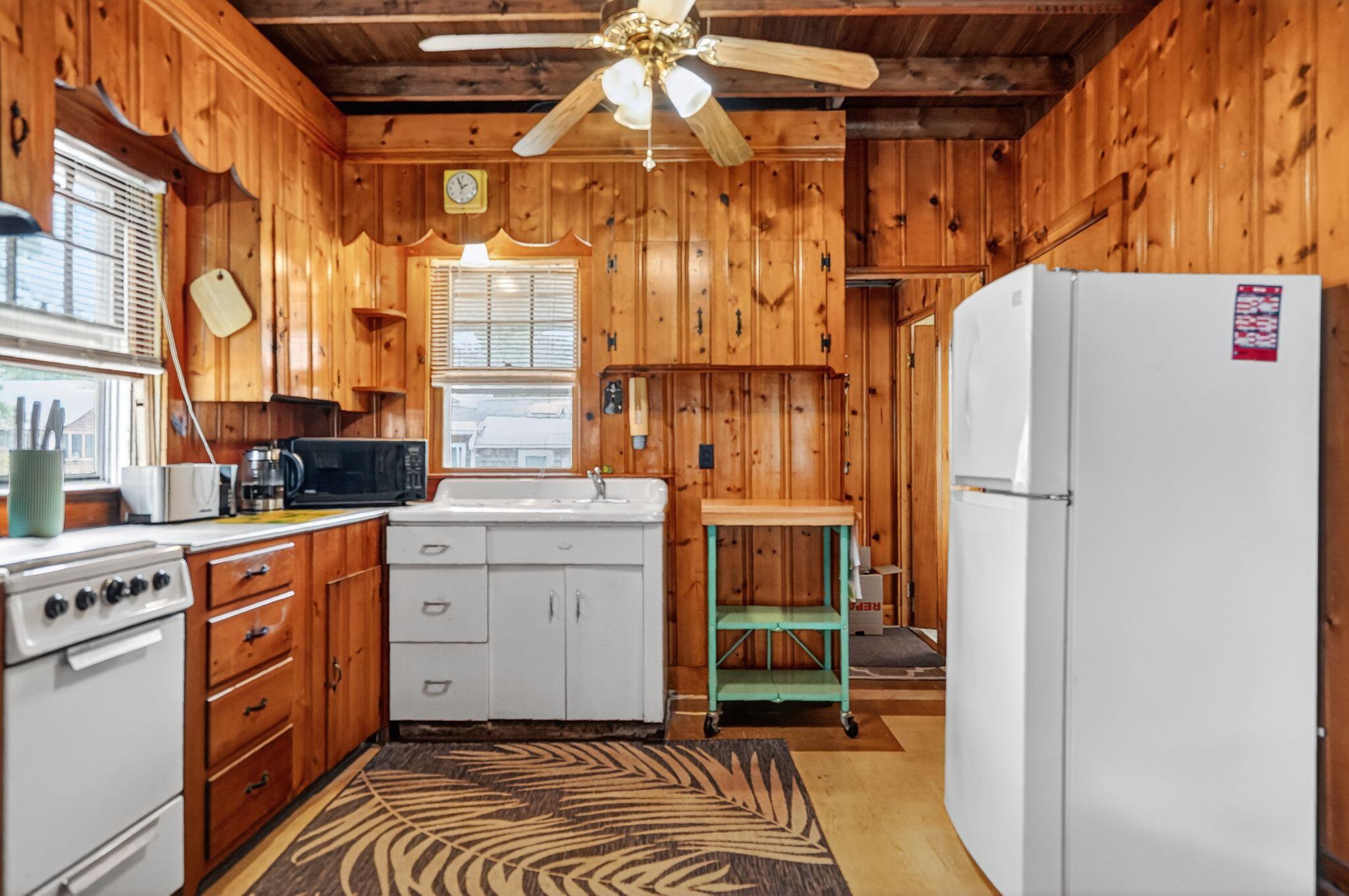 Pocasset, Massachusetts, 02559, United States, 3 Bedrooms Bedrooms, ,1 BathroomBathrooms,Residential,For Sale,1911453