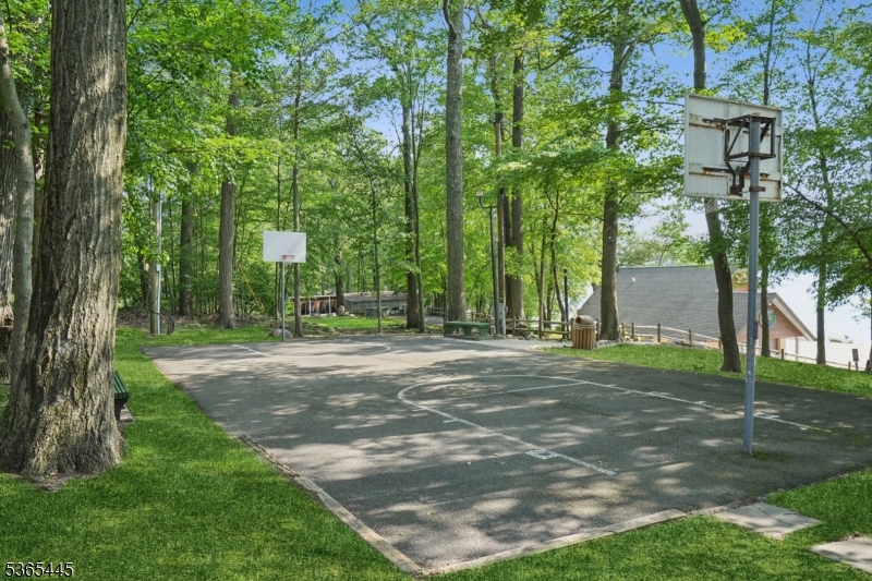 Kinnelon Boro, New Jersey, 07405-2443, United States, 4 Bedrooms Bedrooms, ,3 BathroomsBathrooms,Residential,For Sale,1861963