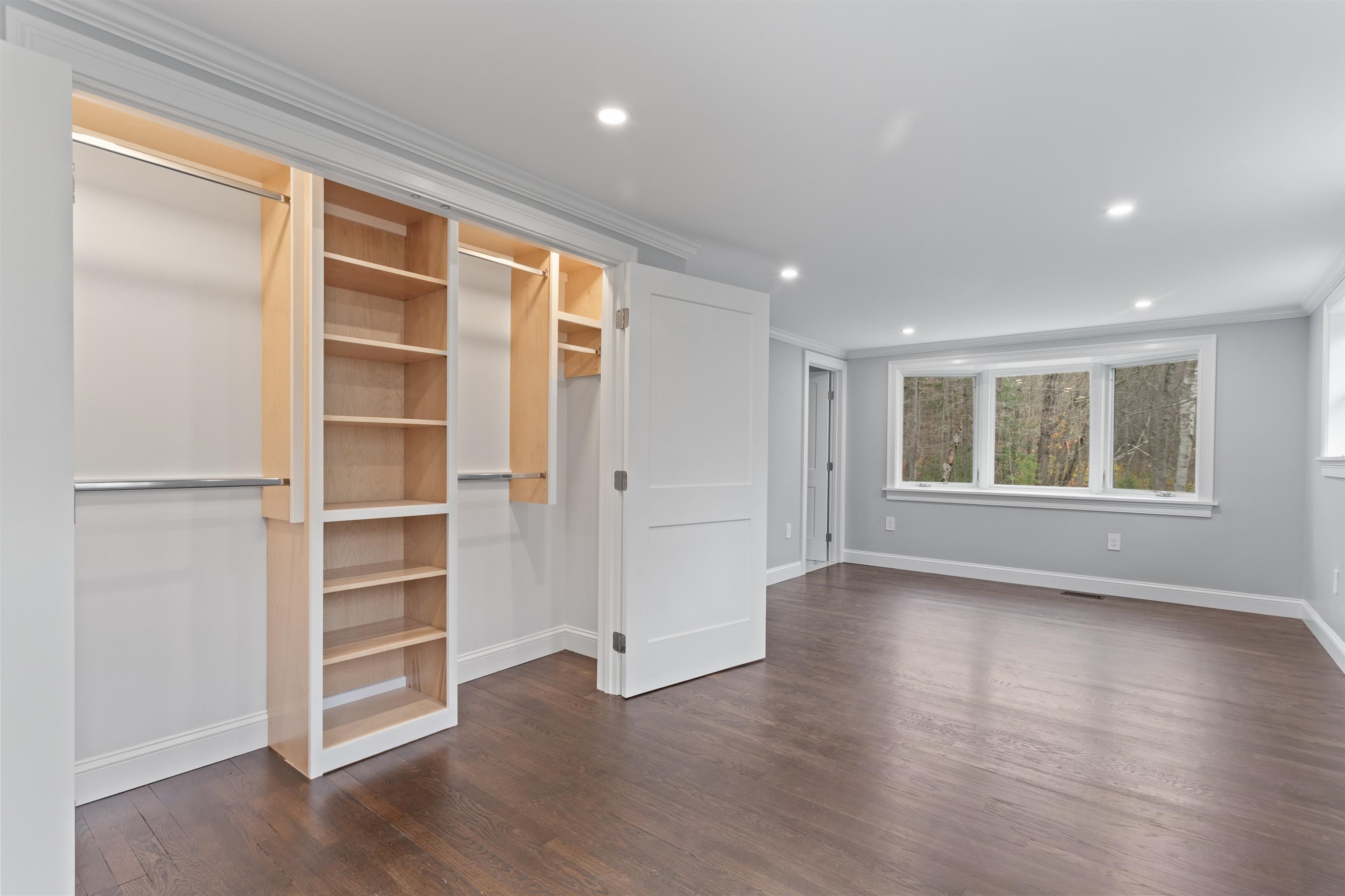 Portsmouth, New Hampshire, 03801, United States, 3 Bedrooms Bedrooms, ,1 BathroomBathrooms,Residential,For Sale,1991010