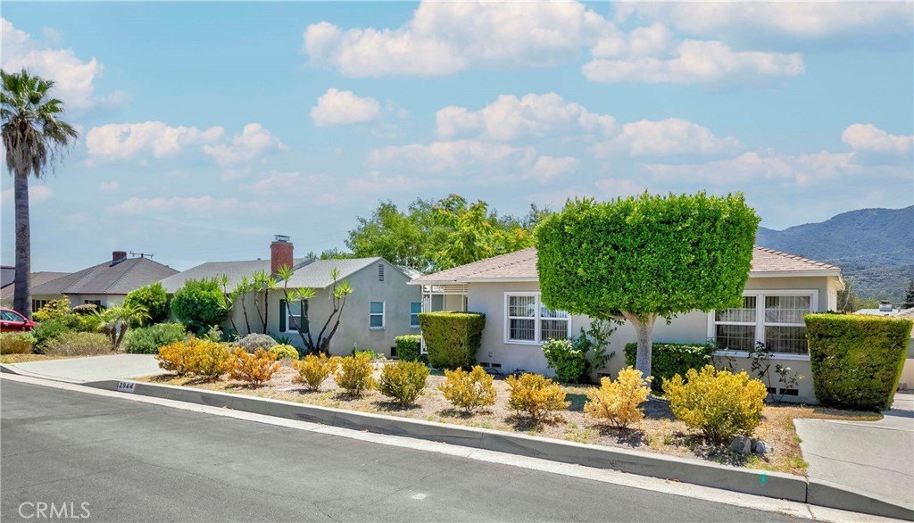 La Crescenta, California, 91214, United States, 3 Bedrooms Bedrooms, ,2 BathroomsBathrooms,Residential,For Sale,1926243