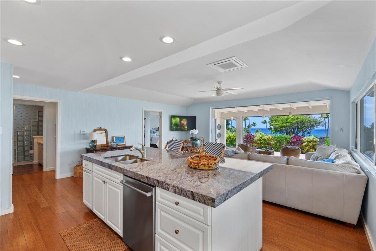Lahaina, Hawaii, 96761, United States, 2 Bedrooms Bedrooms, ,2 BathroomsBathrooms,Residential,For Sale,1766434