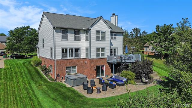 Wixom, Michigan, 48393, United States, 5 Bedrooms Bedrooms, ,4 BathroomsBathrooms,Residential,For Sale,1930783