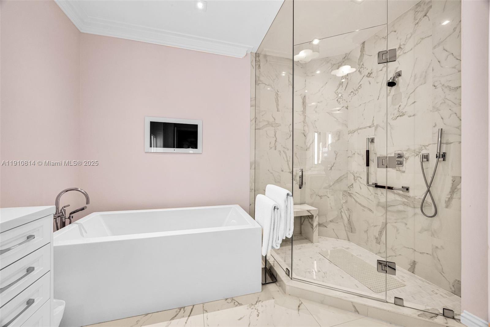 Coral Gables, Florida, 33133, United States, 3 Bedrooms Bedrooms, ,4 BathroomsBathrooms,Residential,For Sale,1989420