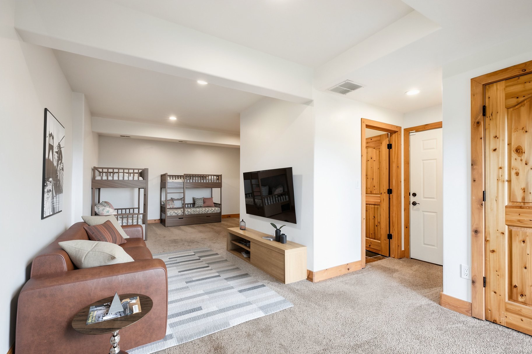  Large Cabin on 1.1 Acres with Scenic Mountain Views - 物件實景