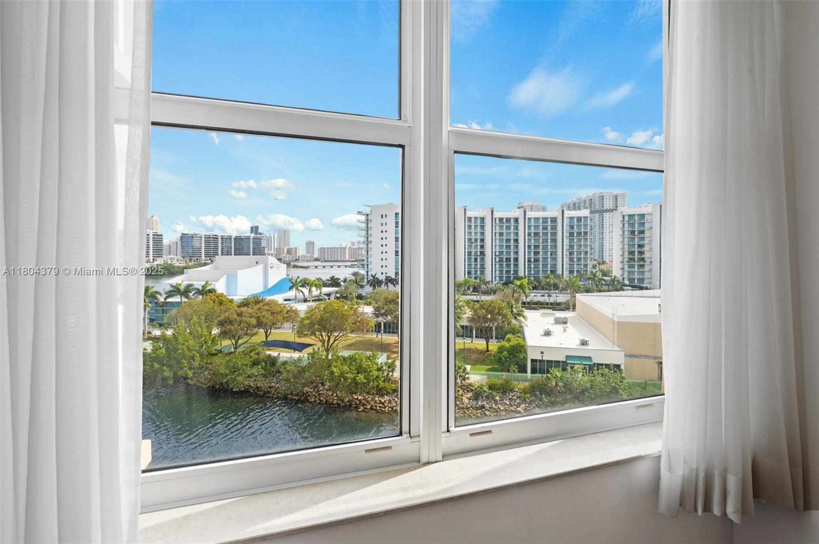 Aventura, Florida, 33180, United States, 2 Bedrooms Bedrooms, ,3 BathroomsBathrooms,Residential,For Sale,1826878
