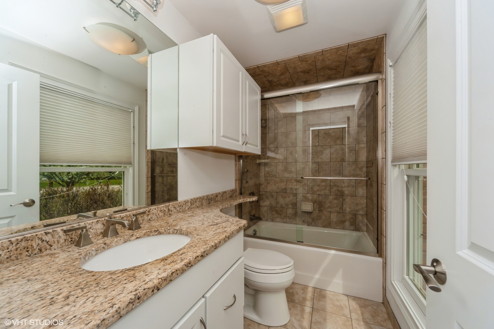 Lake Forest, Illinois, 60045, United States, 3 Bedrooms Bedrooms, ,5 BathroomsBathrooms,Residential,For Sale,1794834