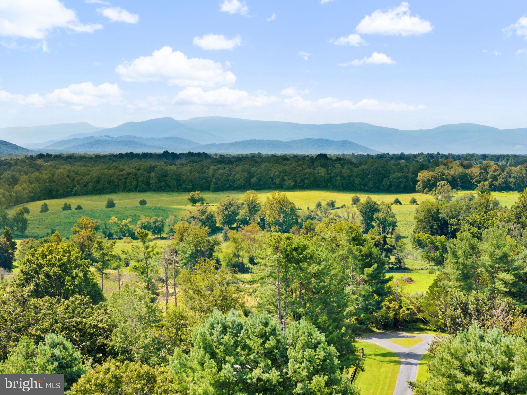 Marshall, Virginia, 20115, United States, 3 Bedrooms Bedrooms, ,2 BathroomsBathrooms,Residential,For Sale,1937903