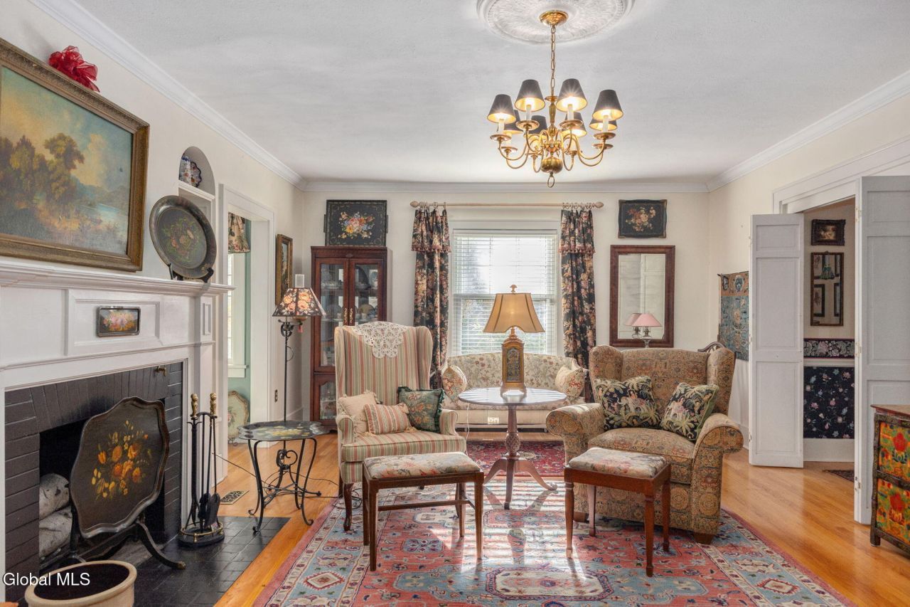 Niskayuna, New York, 12309, United States, 5 Bedrooms Bedrooms, ,3 BathroomsBathrooms,Residential,For Sale,1988361