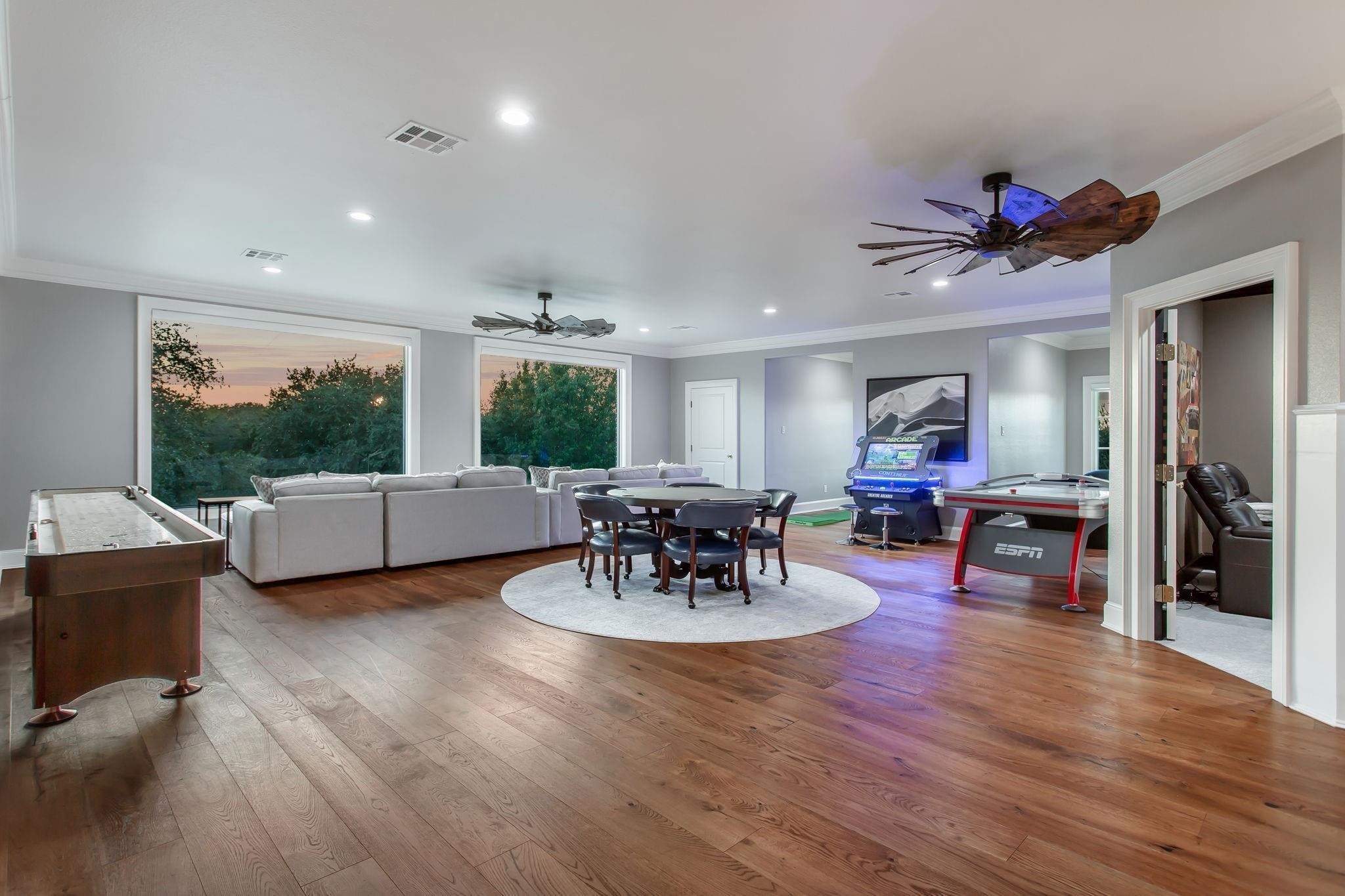 Waxahachie, Texas, 75165, United States, 6 Bedrooms Bedrooms, ,9 BathroomsBathrooms,Residential,For Sale,1761768