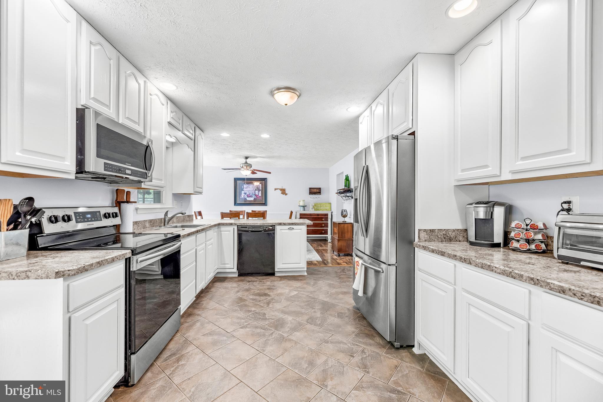 La Plata, Maryland, 20646, United States, 4 Bedrooms Bedrooms, ,4 BathroomsBathrooms,Residential,For Sale,1943631