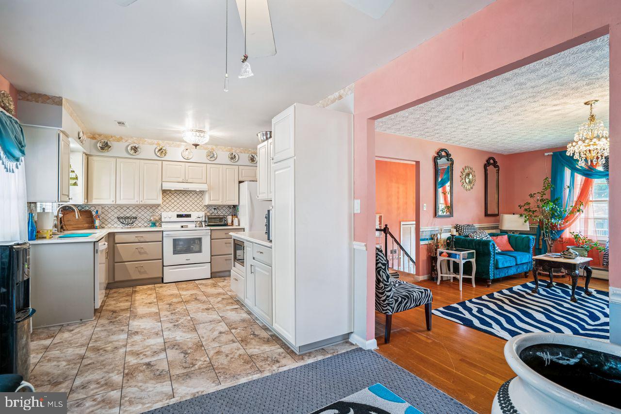 Glenn Dale, Maryland, 20769, United States, 6 Bedrooms Bedrooms, ,3 BathroomsBathrooms,Residential,For Sale,1932294