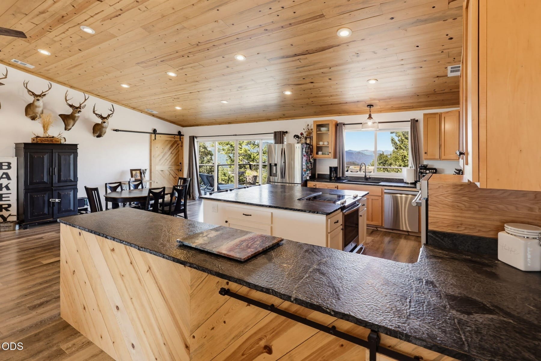  7036 Griffin Lane Jacksonville, OR 97530 - 物件實景