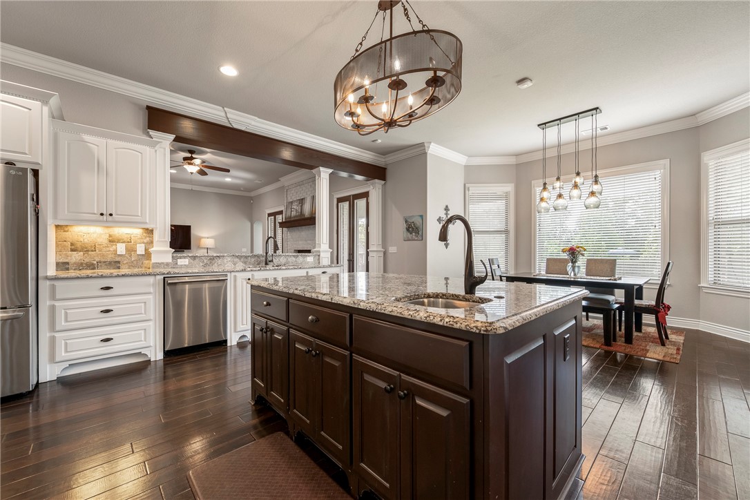 Bentonville, Arkansas, 72712, United States, 5 Bedrooms Bedrooms, ,5 BathroomsBathrooms,Residential,For Sale,1895403