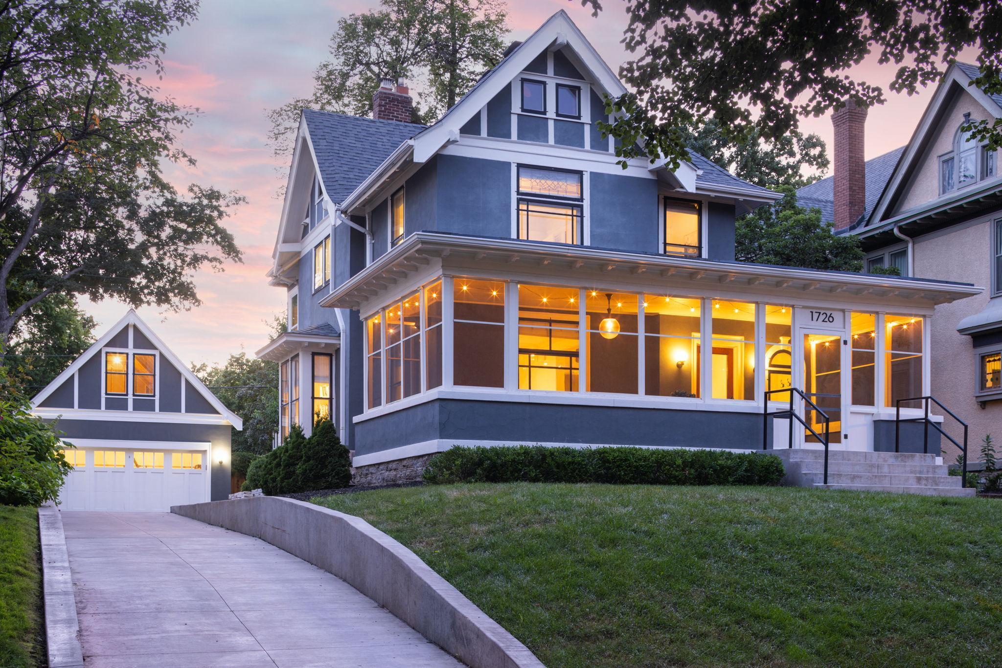 Minneapolis, Minnesota, 55403, United States, 3 Bedrooms Bedrooms, ,2 BathroomsBathrooms,Residential,For Sale,1901965