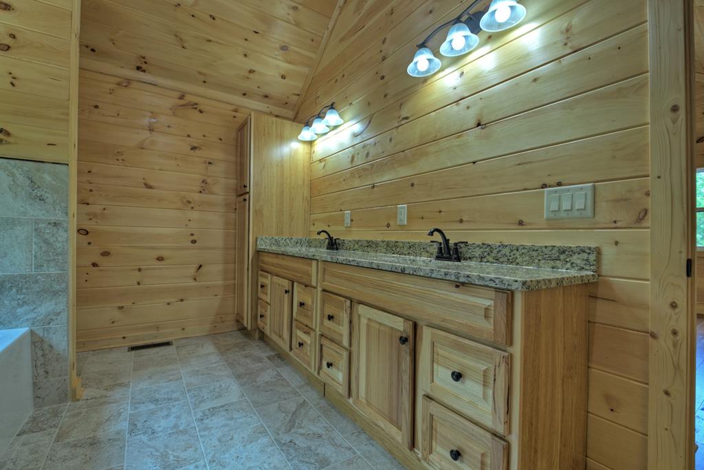 Mineral Bluff, Georgia, 30559, United States, 3 Bedrooms Bedrooms, ,3 BathroomsBathrooms,Residential,For Sale,2006595