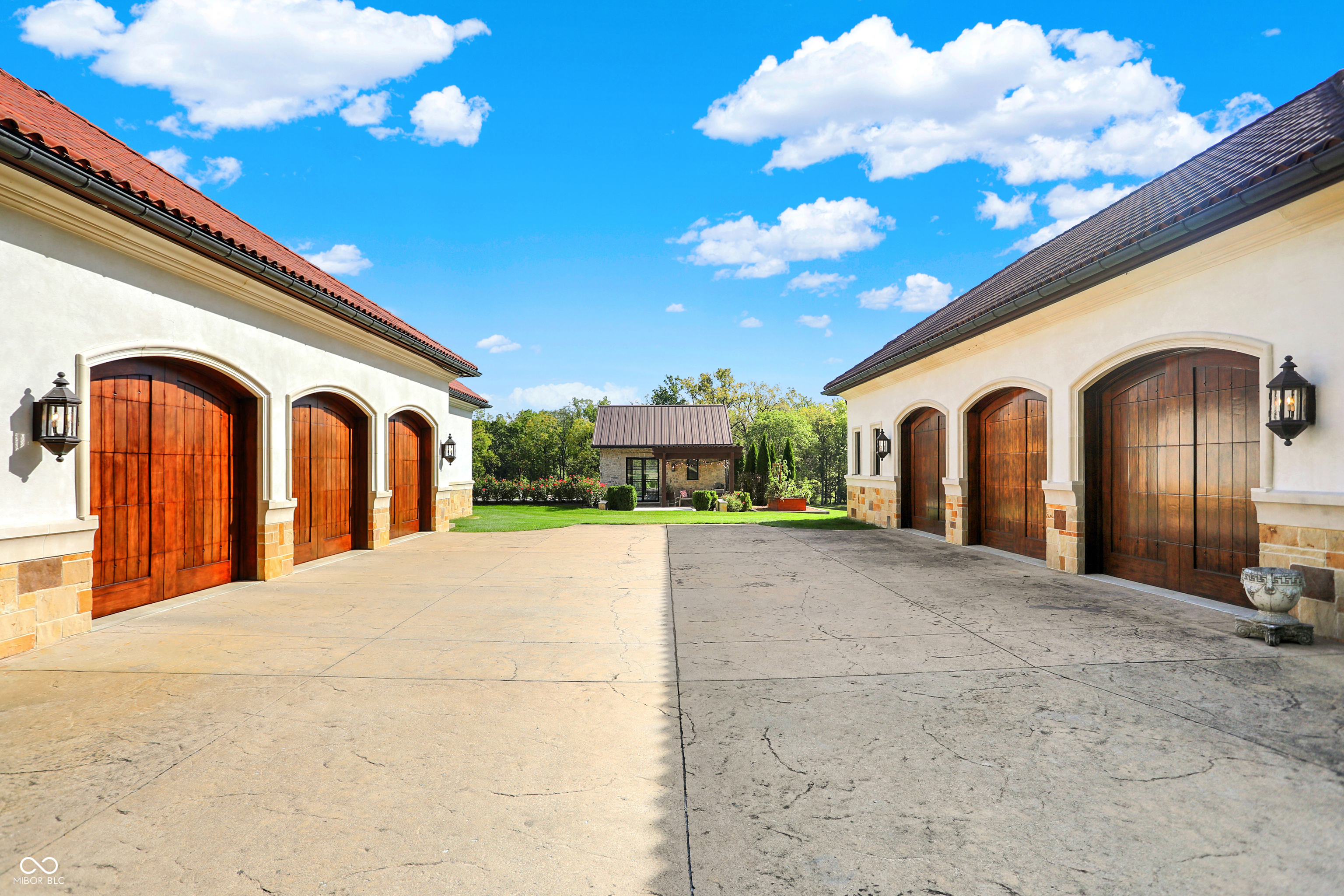 Zionsville, Indiana, 46077, United States, 5 Bedrooms Bedrooms, ,9 BathroomsBathrooms,Residential,For Sale,2012395