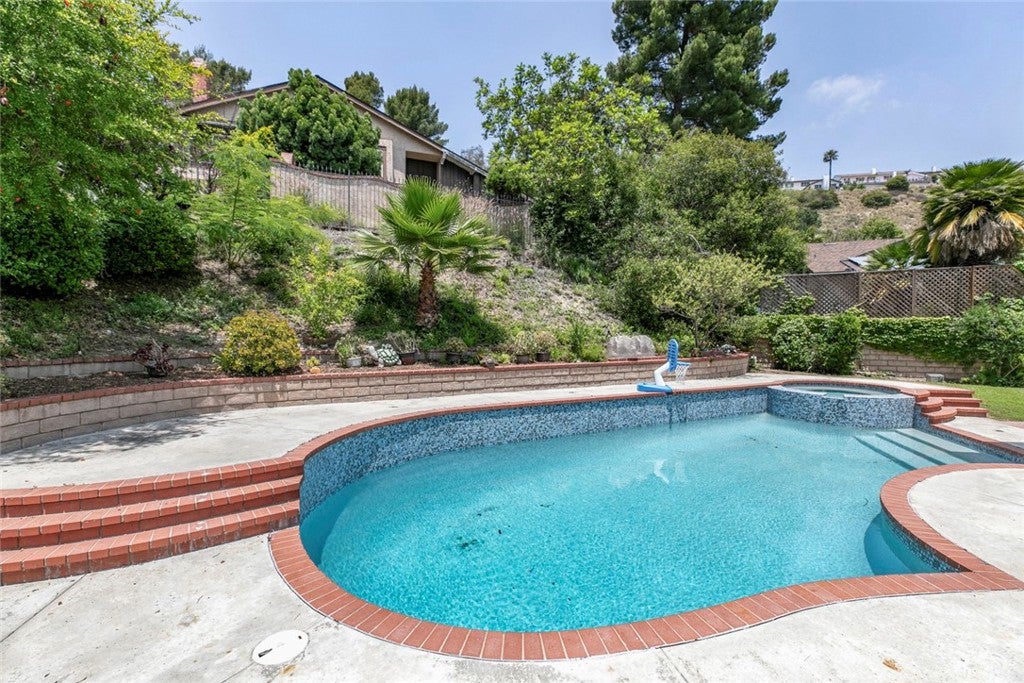 Glendale, California, 91206, United States, 4 Bedrooms Bedrooms, ,3 BathroomsBathrooms,Residential,For Sale,1940917