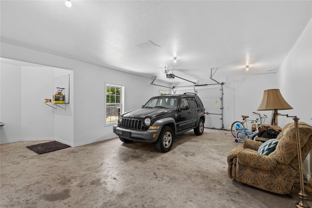 Rogers, Arkansas, 72756, United States, 5 Bedrooms Bedrooms, ,4 BathroomsBathrooms,Residential,For Sale,1838884