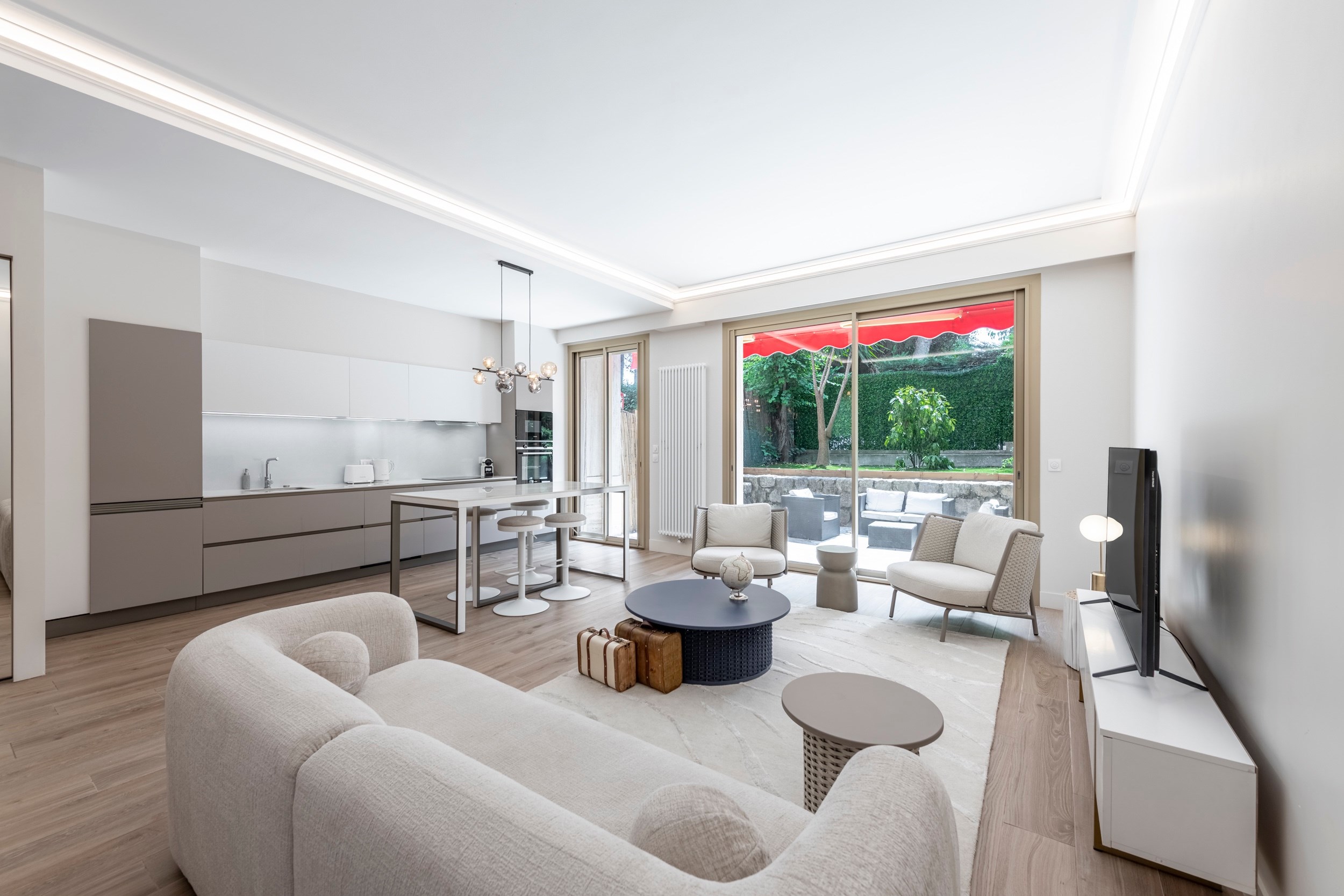  Nice, Le Port : 86 sq.m apartment with private garden on Boulevard Franck Pilat… - 物件實景