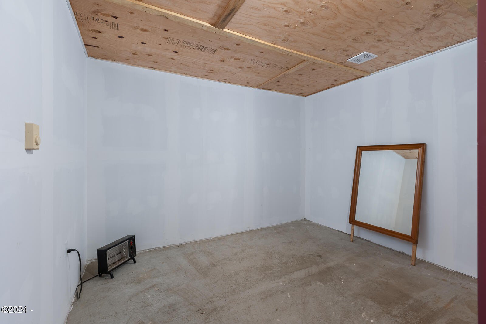 Waldport, Oregon, 97394, United States, 1 Bedroom Bedrooms, ,Residential,For Sale,1902038