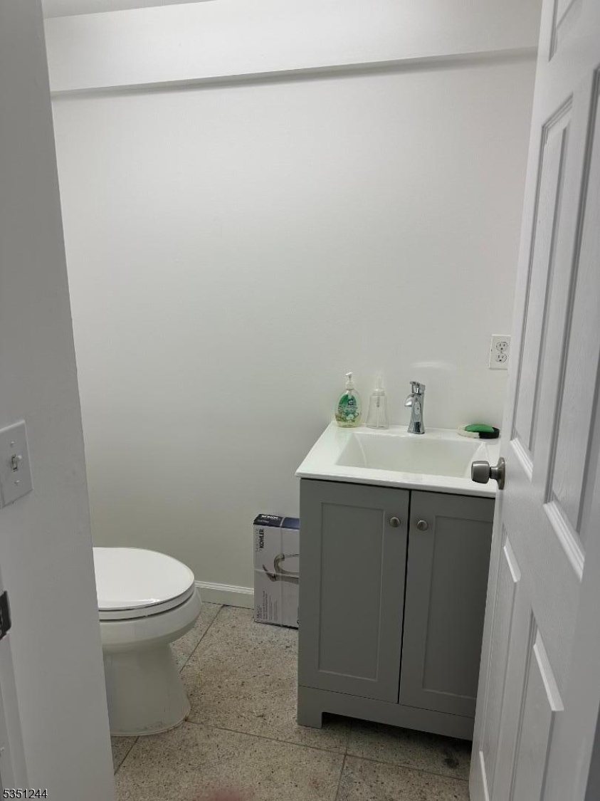 Bernards Twp., New Jersey, 07931, United States, 3 Bedrooms Bedrooms, ,2 BathroomsBathrooms,Residential,For Sale,1779682