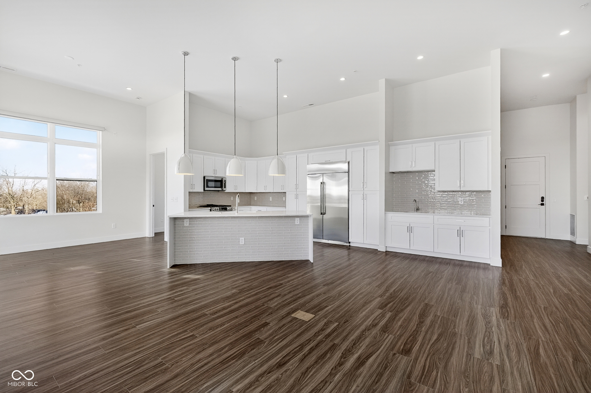 Carmel, Indiana, 46032, United States, 2 Bedrooms Bedrooms, ,3 BathroomsBathrooms,Residential,For Sale,1982696