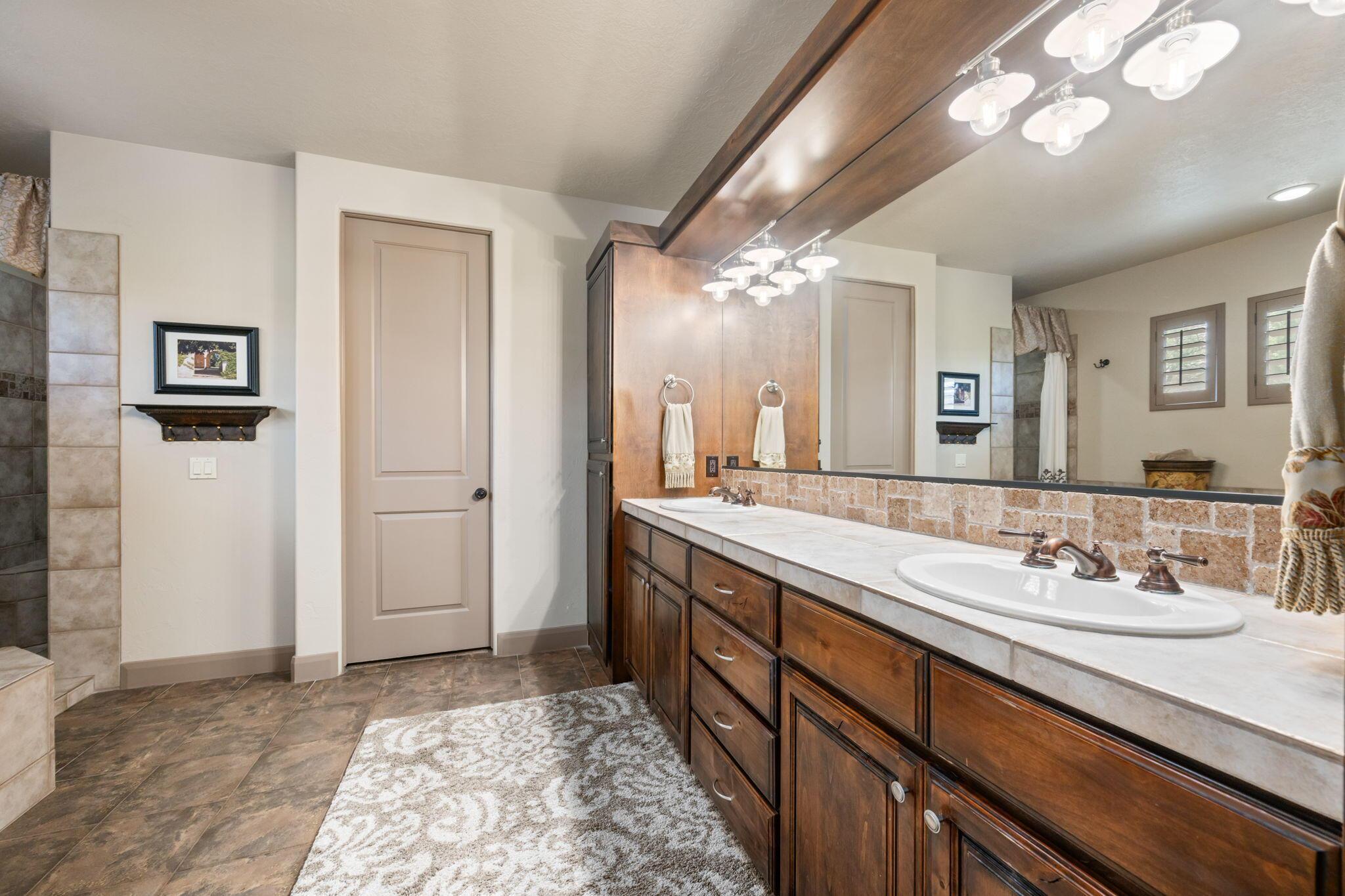 St George, Utah, 84790, United States, 4 Bedrooms Bedrooms, ,3 BathroomsBathrooms,Residential,For Sale,1931400