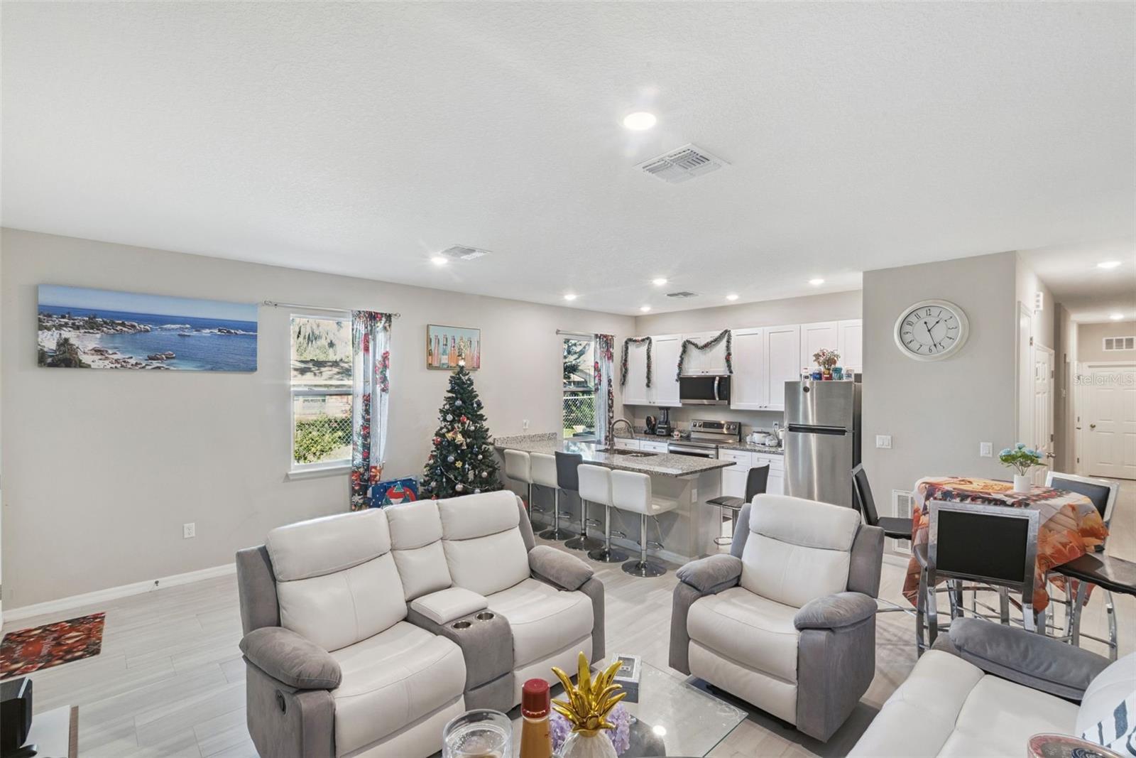 EUSTIS, Florida, 32726, United States, 6 Bedrooms Bedrooms, ,Residential,For Sale,2005455