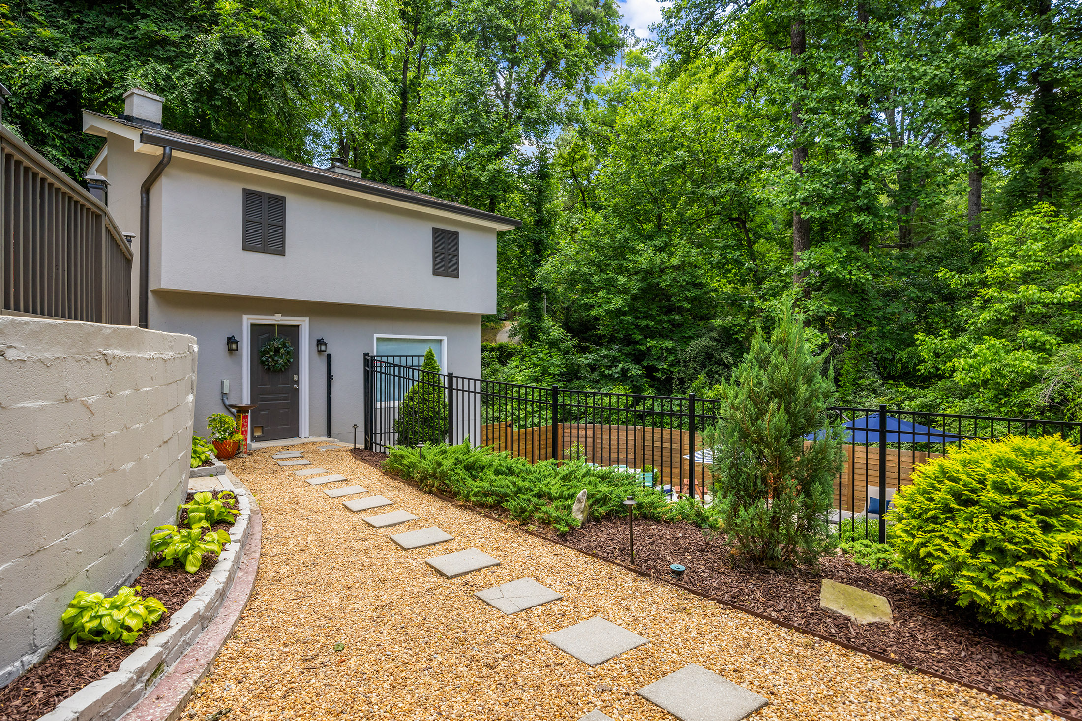  Completely Renovated Home with Pool and Guest House - 物件實景