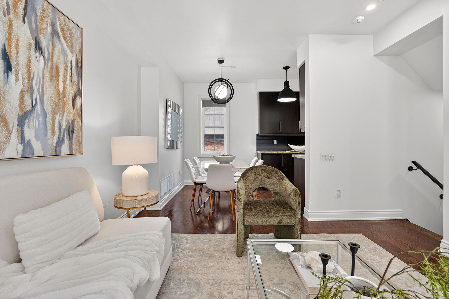  Rare Forest Hill Townhome - 物件實景